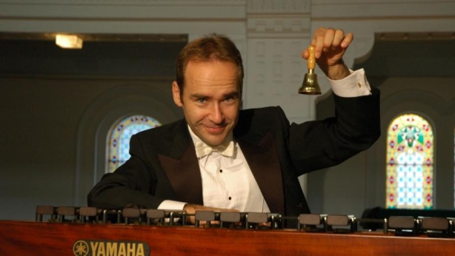Знаменит перкусионист свири в София