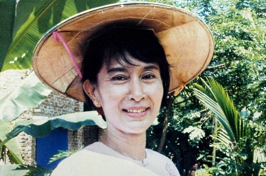 Отмениха домашния арест на Аун Сан Су Чи 