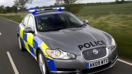Ягуар за британските полицаи