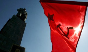 Как пренаписват историята в Източна Европа