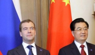 Руският президент Медведев заедно с китайският държавен глава Ху Цзинтао