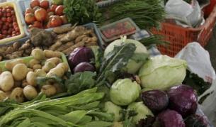 Законът засяга вноса на млечни и месни продукти, плодове, зеленчуци и алкохол