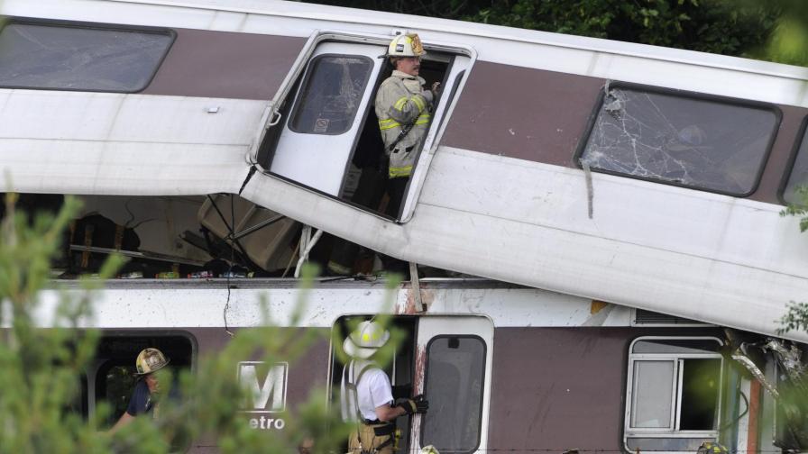 Седем загинали при катастрофата в метрото на Вашингтон