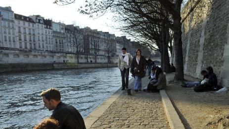 Много французи обичат и просто да си полежат до бреговете