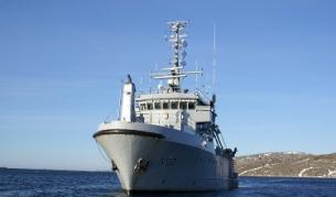 Корабът на норвежките ВМС "Тюр", който потегли на експедицията