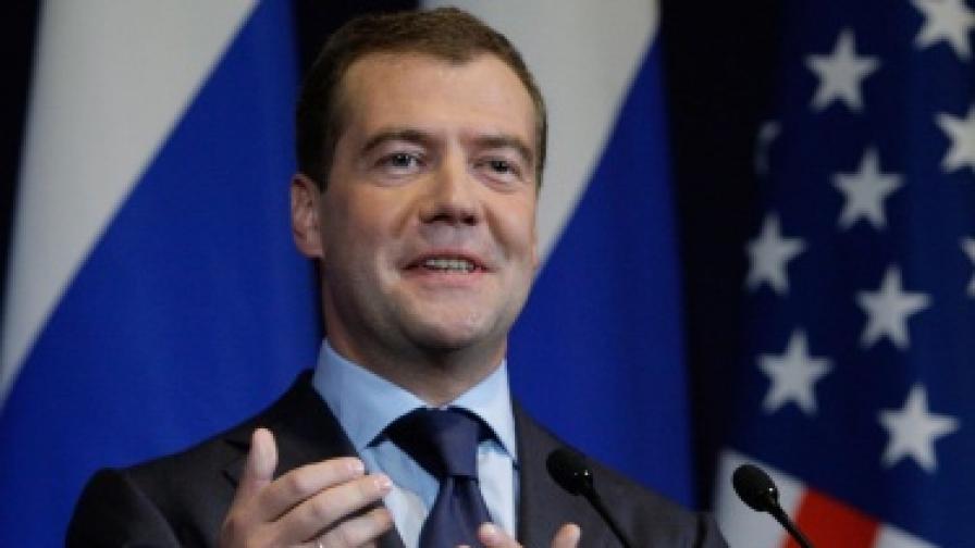 Медведев потвърди възможността за санкции срещу Иран