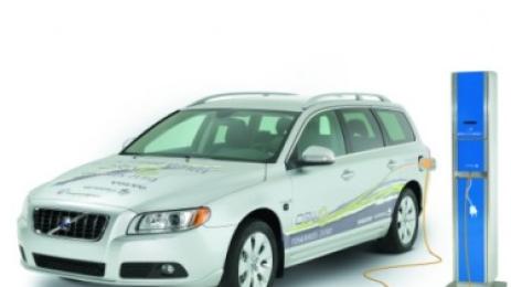 Волво с plug in хибрид модел до три години