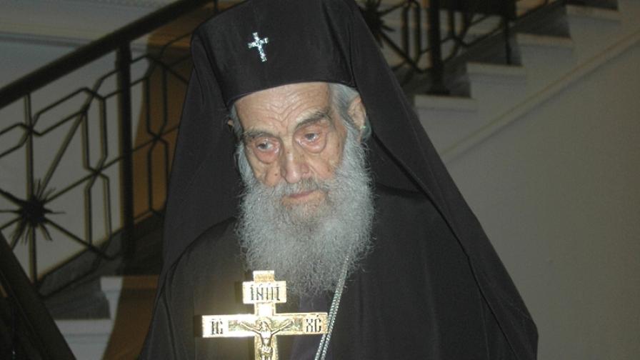 Митрополит Иларион при представянето на една от поседните му книги - "Буквар на вярата". Снимка от октомври 2008 г.