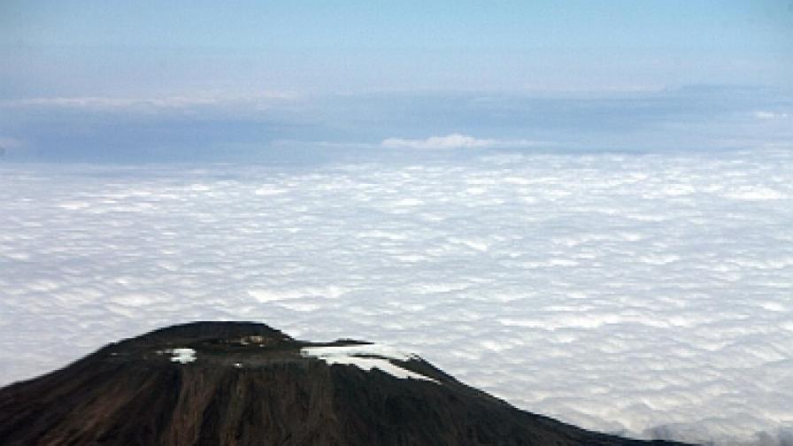 Близо 85% от леда в глетчерите по върховете на африканската планина са се стопили между 1912 и 2007 г.