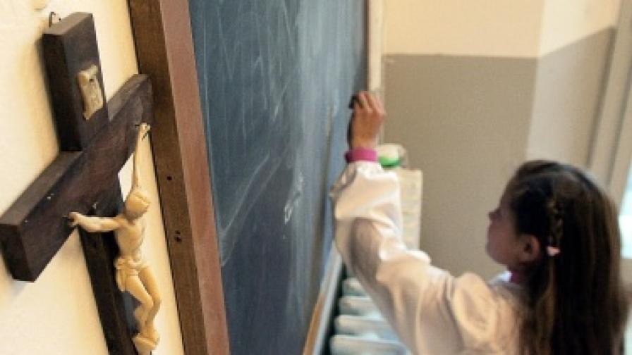 Осъдиха Италия заради разпятия в класните стаи