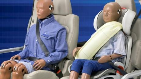 Новият предпазен колан сравнен с традиционния