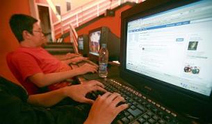 "Фейсбук" оправда обвинен във въоръжен обир младеж