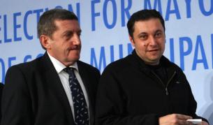 Кандидатът за кмет на София Павел Попов и Яне Янев от РЗС в изборната нощ
