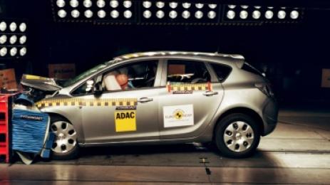 Новият Опел Астра по време на теста