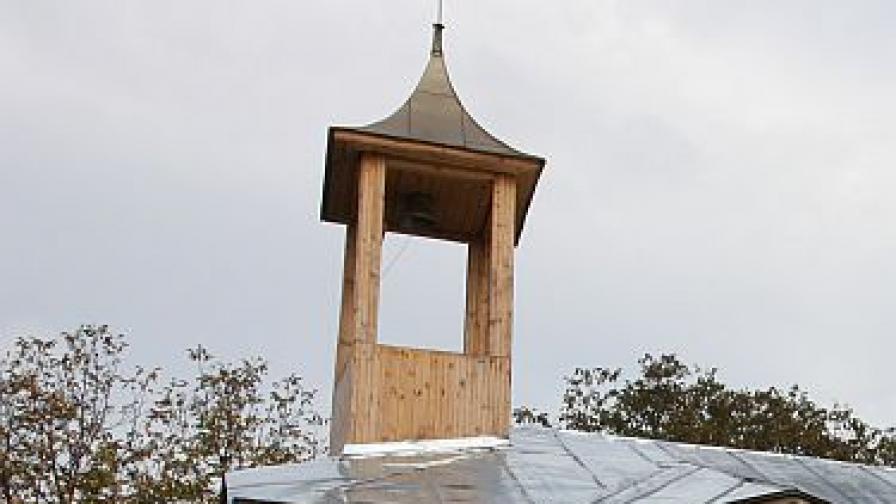 В навечерието на Никулден откраднаха камбаните на църква