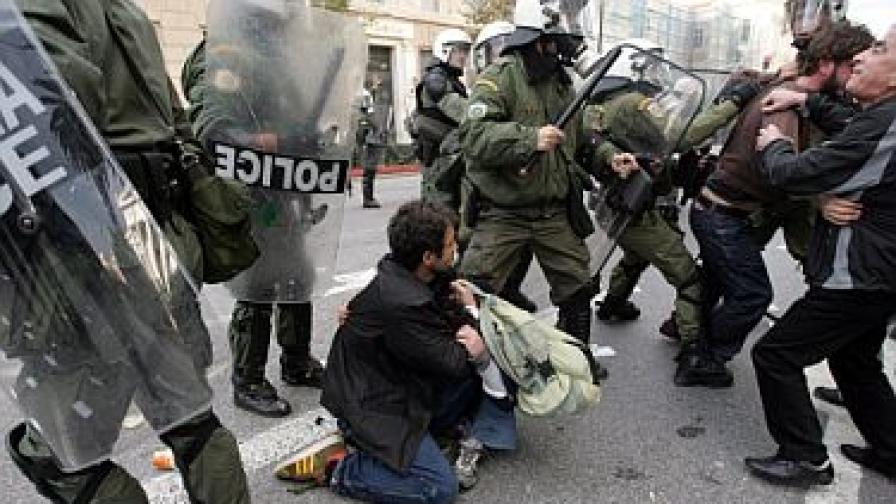 Безредици в Гърция, арестуван е и българин