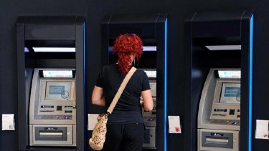 Това е пореден случай, в който българи са осъдени за източване на банкомати