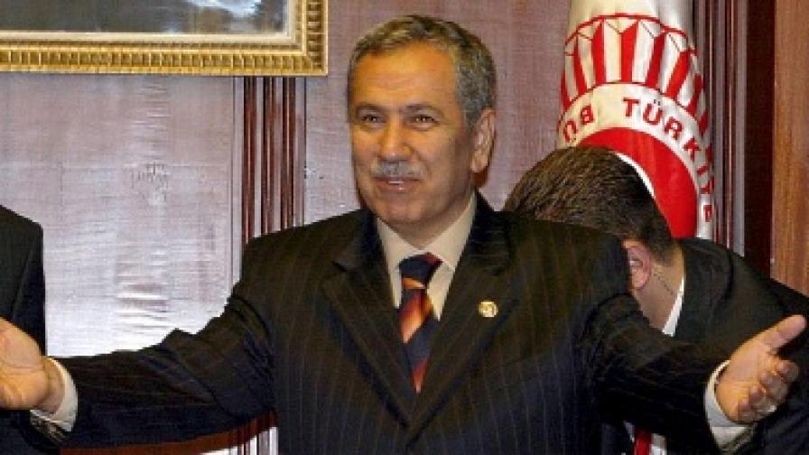 Разкриха заговор срещу турския вицепремиер 