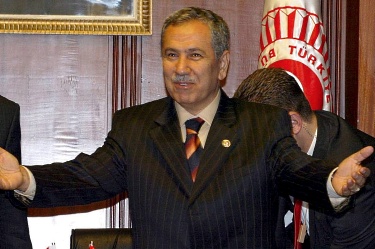 Разкриха заговор срещу турския вицепремиер 