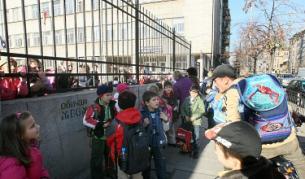 Безплатна закуска в училище получават децата от първи до четвърти клас