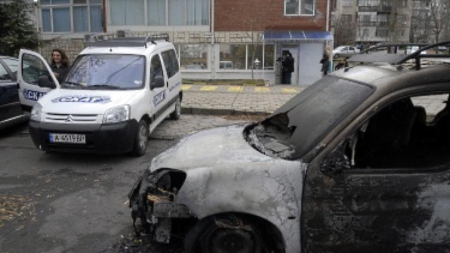 През май 2007 г. бяха изгорени два автомобила на телевизията