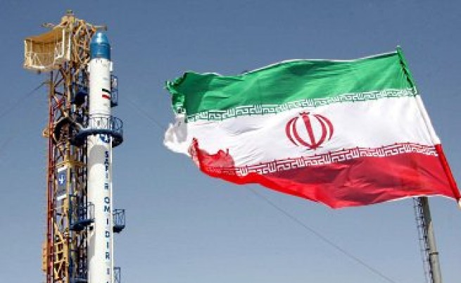 Иран: Самолети, ракети и уран