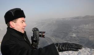 Медведев при посещението си в Сибир през февруари