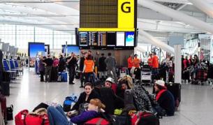 "Заседналият" пътешественик из Източна Европа обикновено има достъп до поне основното - относително чист под, седалки и малко храна на високи цени