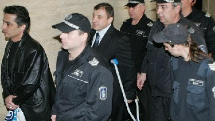 Съдът след 10 ч. заседание: Алексей Петров остава в ареста