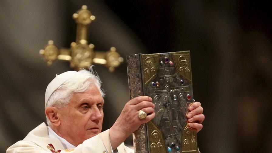 Католическият Великден помрачен от скандали