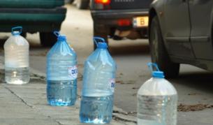 Предприемчив шофьор се е подсигурил с място за паркиране