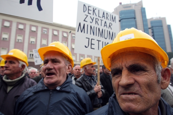 Протести на социалистите в Албания