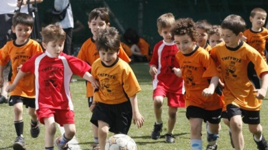 Над 300 деца от детски градини в София взеха участие във футболния турнир за Купа "Тигрите"