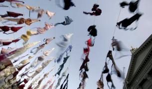 Инсталация с 1500 сутиена - броят на жертвите на рак на гърдата всяка година в Швейцария