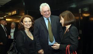 Вяра Анкова (л) със съпруга си Томас Лафчис и оттеглящата се поради изтчане на втория й мандат генерална директорка на БНТ Уляна Пръмова