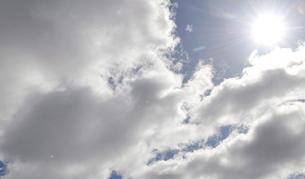 "Зефир" се задейства чрез слънчеви панели, инсталирани на крилете му, които улавят слънчевата енергия