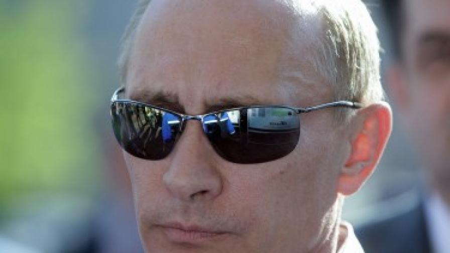 Путин пял с руските шпиони патриотична песен  