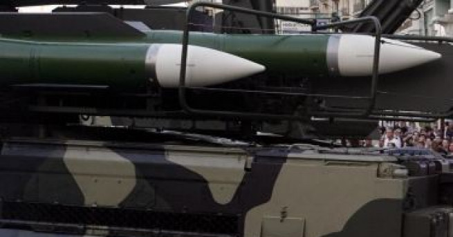 Свят Седем руски самолета доставиха части от ракетите С-400 в