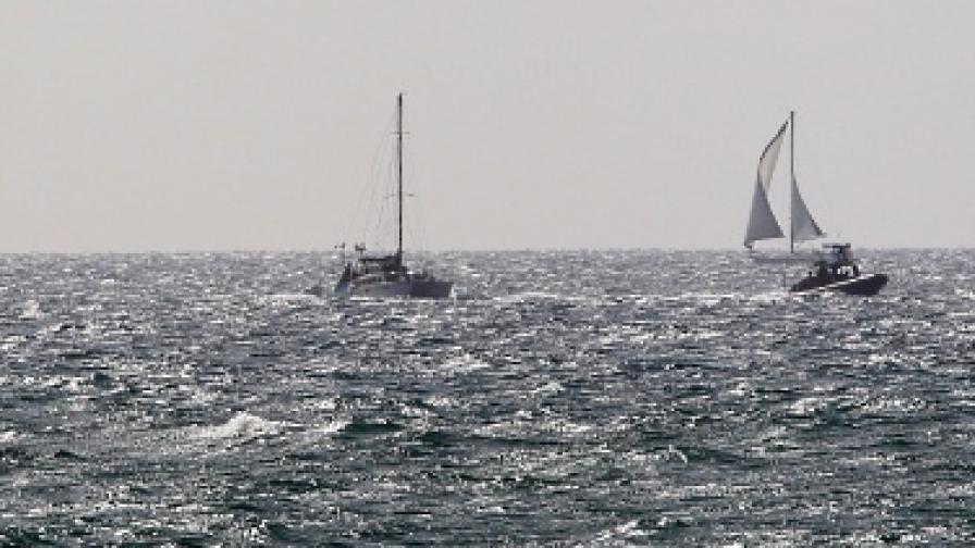 Яхтата "Саварона" е дълга 138 метра. Смята се, че тя е една от най-големите частни яхти в света