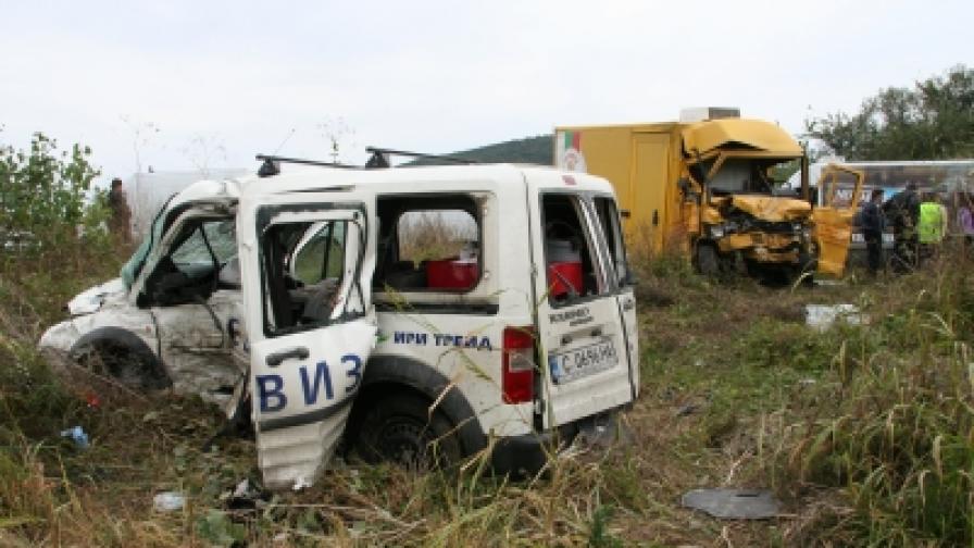 Тежка катастрофа на пътя В. Търново–Варна, на разклона за Стражица