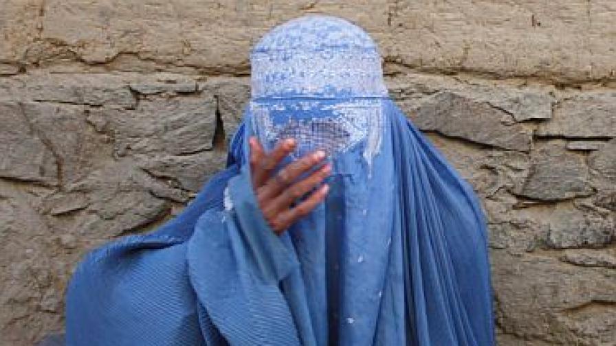 Кървав морал: Убиха жена в Афганистан, отишла сама на пазар
