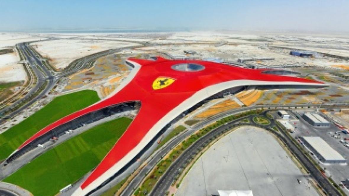 Тематичният парк на Ферари в Абу Даби отвори врати