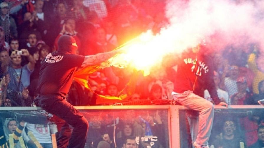 Обезумели сръбски националисти прекратиха футболния мач Италия-Сърбия в Генуа на 12 октомври 2010 г. и потресоха целия свят с вандалщината си