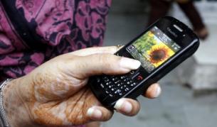 Без телефон за неомъжените в Индия
