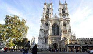 Обикновените британски граждани ще се слеят с кралските особи в Уестминстърското абатство в Лондон