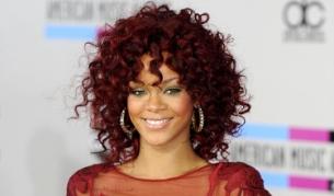 Риана оплю критичките си в мрежата 