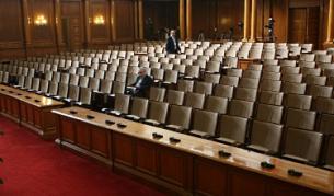 Пленарната зала в парламента в неработно време