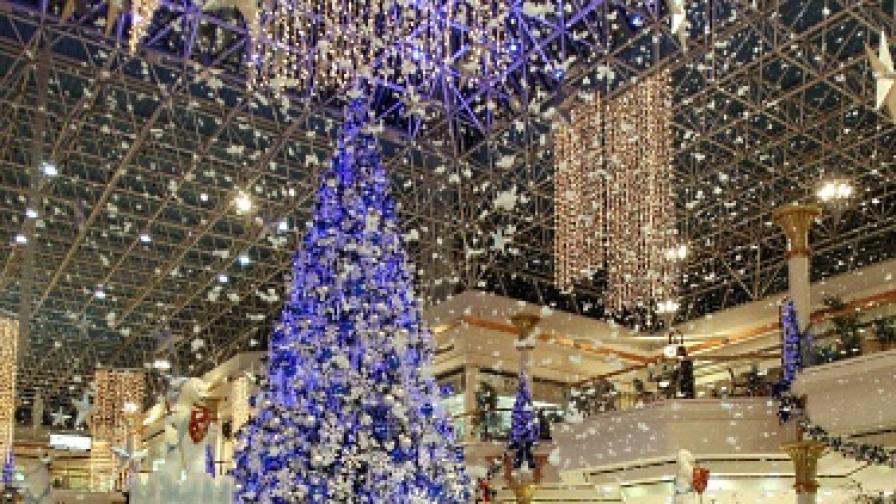 Покрай Коледа повечето хотели в ОАЕ имат коледна украса, макар и да не честват християнския празник