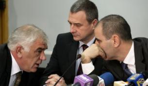 22 декември 2010 г. Ваньо Танов и Цветан Цветанов си разменят реплики по време на представянето на отчета за съвместната дейност на финансовото и вътрешното министерство през годината