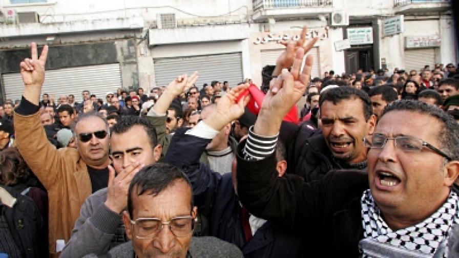 Ожесточените протести срещу безработицата и покачването на цените в Тунис не стихват